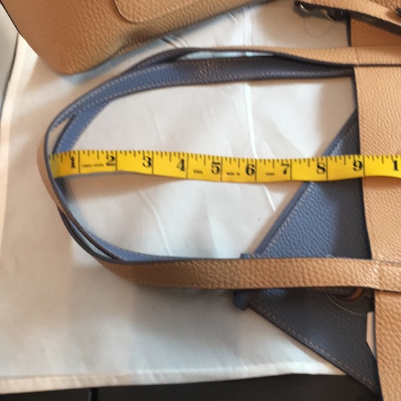 Faux leather 2 color tote bag NWT - Picture 7 of 8